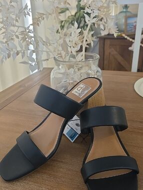 NWT DV Black Double-Strap Block Heel Sandals